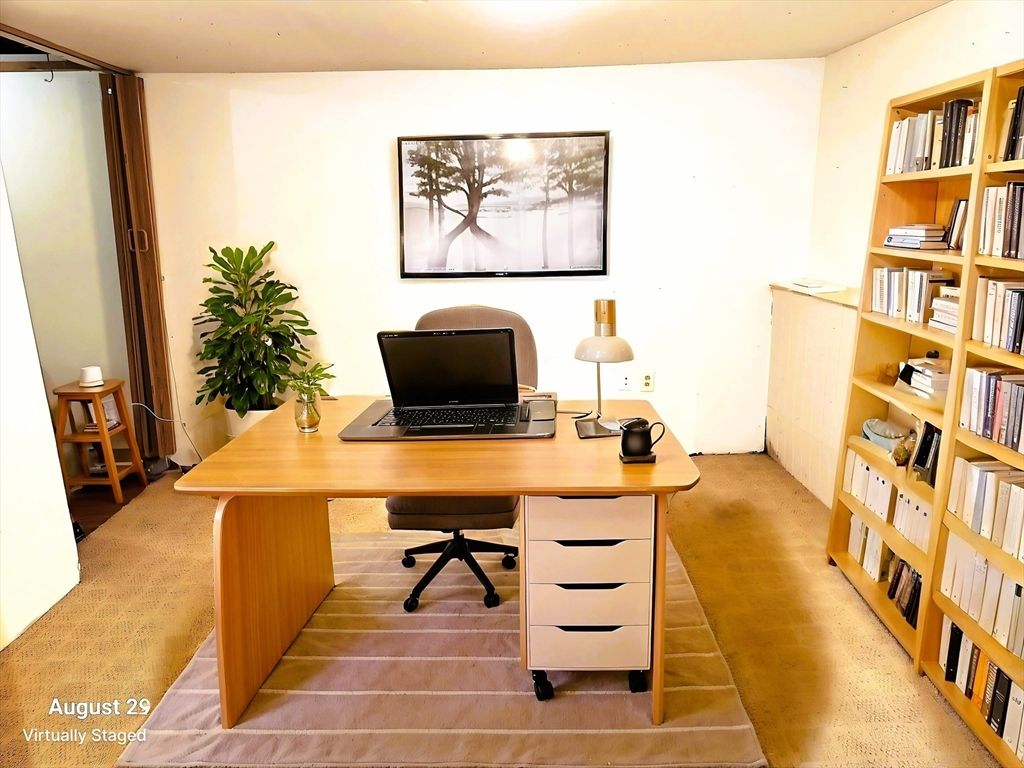 Home Office, Interior