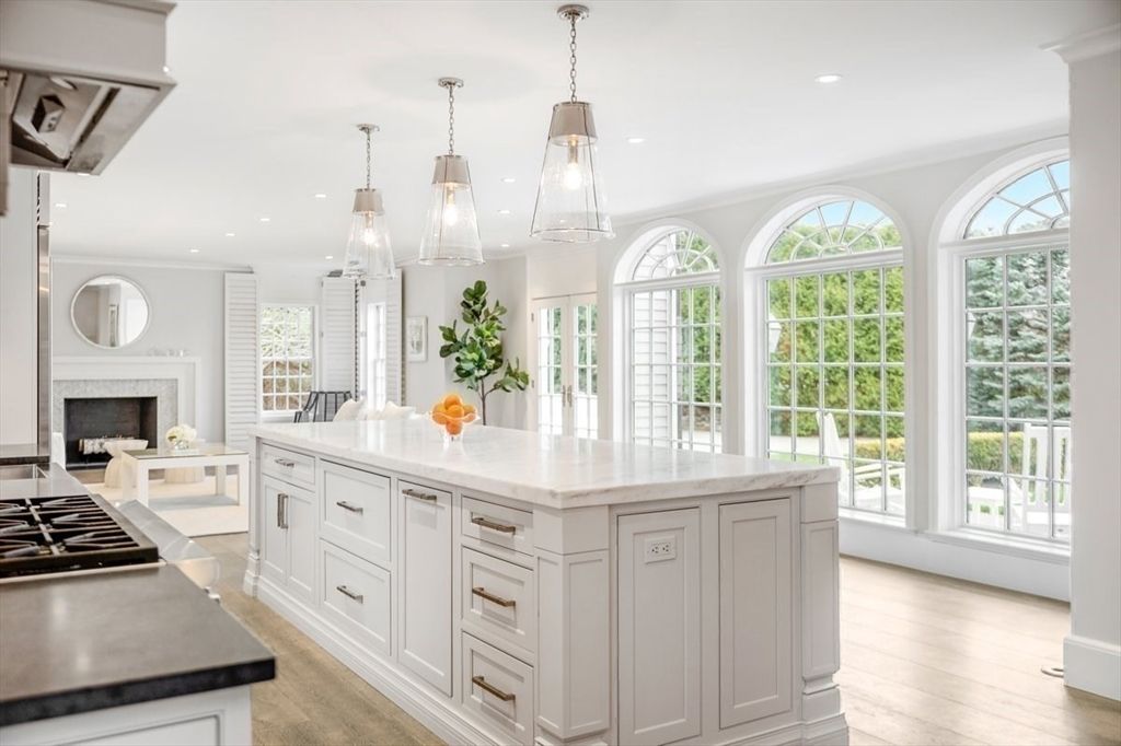 Fireplace, Interior, Kitchen, Pendant Lights, Recessed Lighting, Wood Texture Flooring