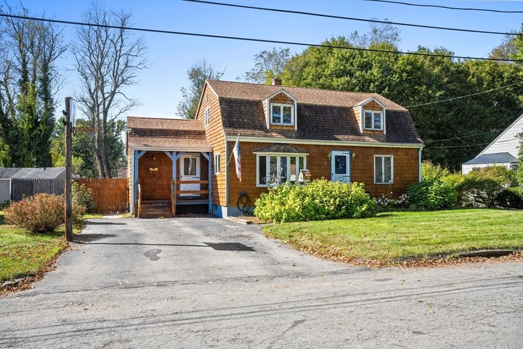 Exterior, Facade, Cape Cod