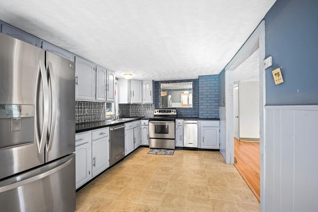 Interior, Kitchen, Stainless Steel Appliances