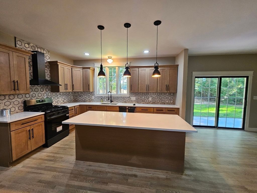 Interior, Kitchen, Pendant Lights, Recessed Lighting, Wood Texture Flooring