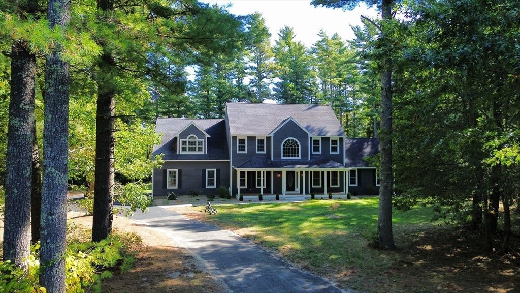 Backyard, Exterior, Facade, Queen Anne Victorian