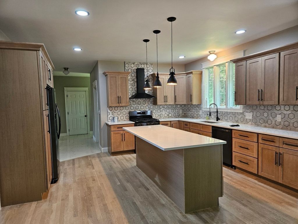 Interior, Kitchen, Pendant Lights, Recessed Lighting, Wood Texture Flooring