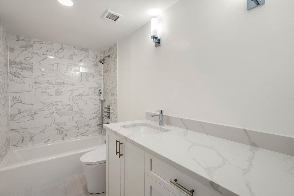 Bathroom, Interior, Marble Walls, Recessed Lighting