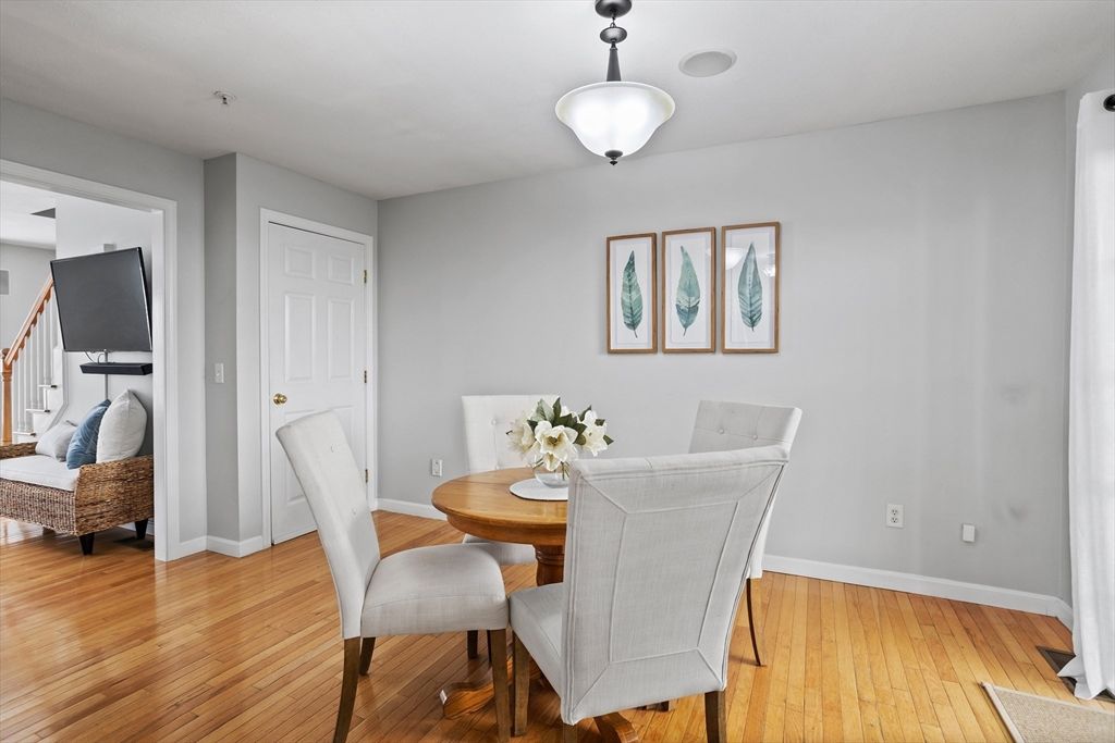 Dining room, Interior, Wood Texture Flooring