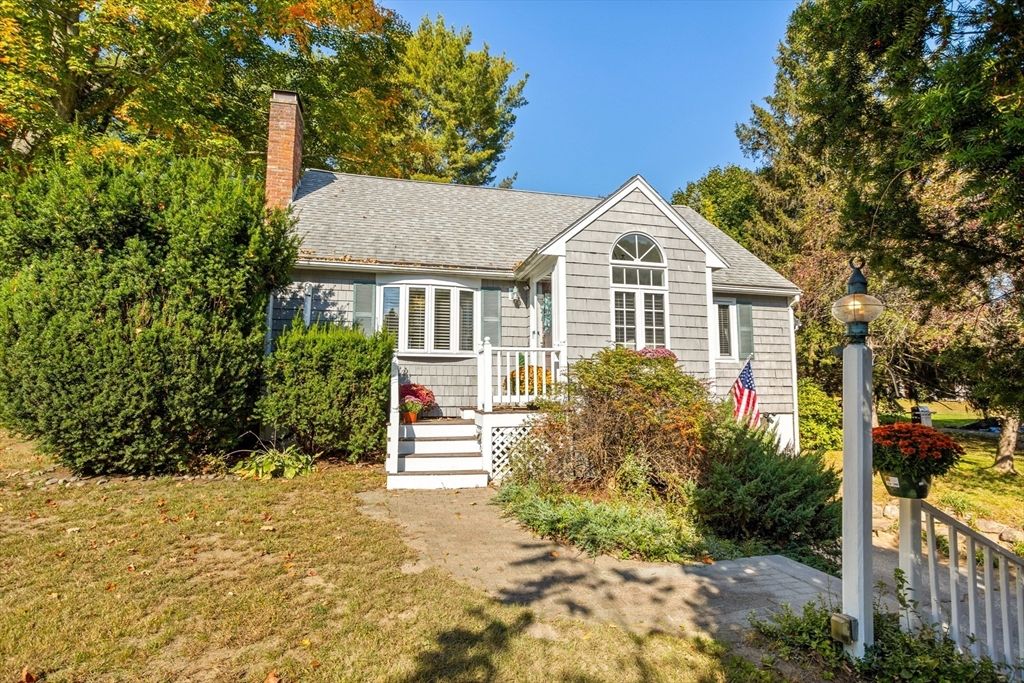 Exterior, Facade, Cape Cod