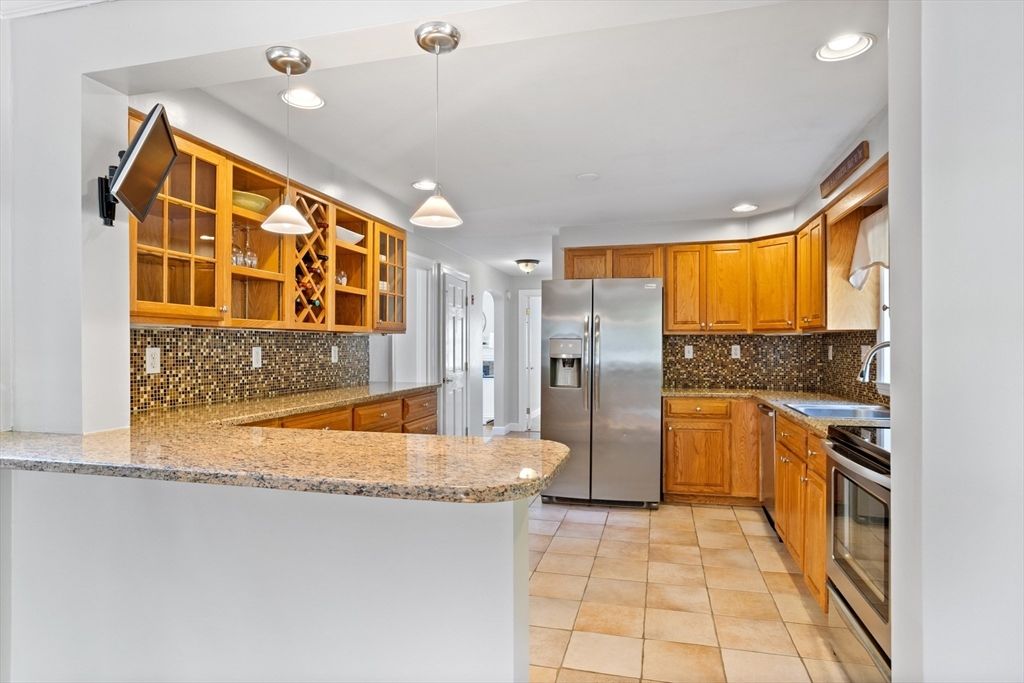 Interior, Kitchen, Pendant Lights, Recessed Lighting, Stainless Steel Appliances