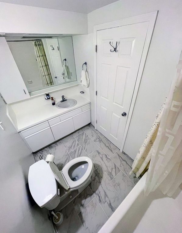 Bathroom, Dual Sink Vanities, Interior, Marble