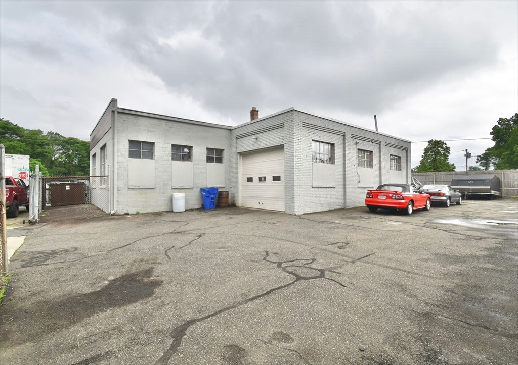 Detached Garage, Exterior