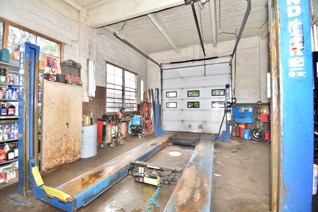 Garage, Interior, Stone Walls