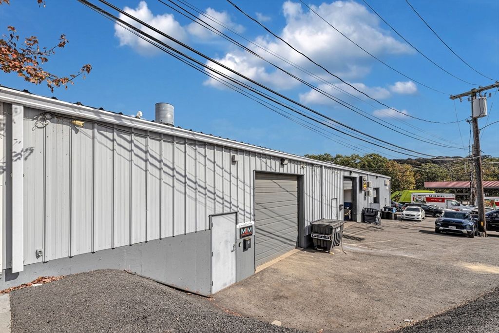Detached Garage, Exterior