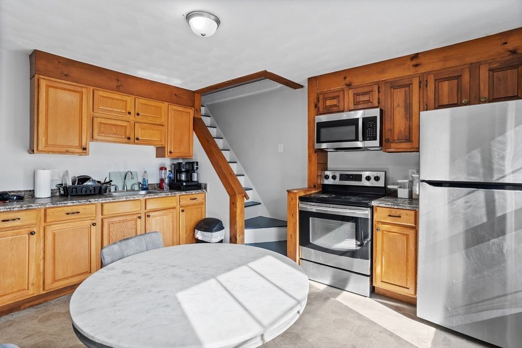 Dining room, Interior, Kitchen, Stainless Steel Appliances