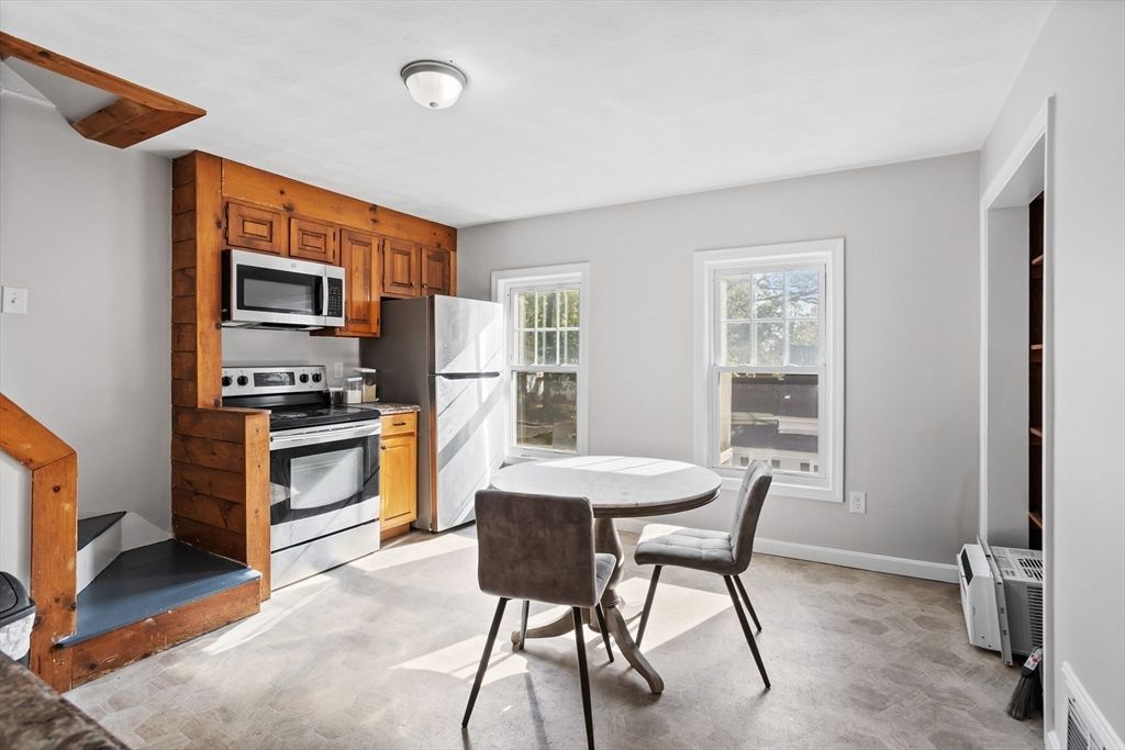 Dining room, Interior, Kitchen, Stainless Steel Appliances