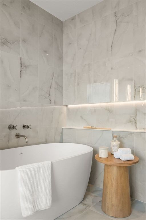 Bathroom, Free Standing Baths, Interior, Marble, Marble Walls