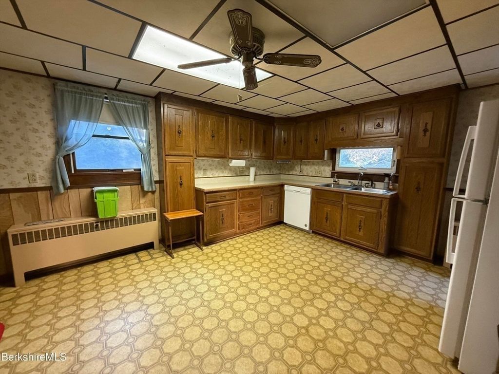 Interior, Kitchen, Wooden Walls