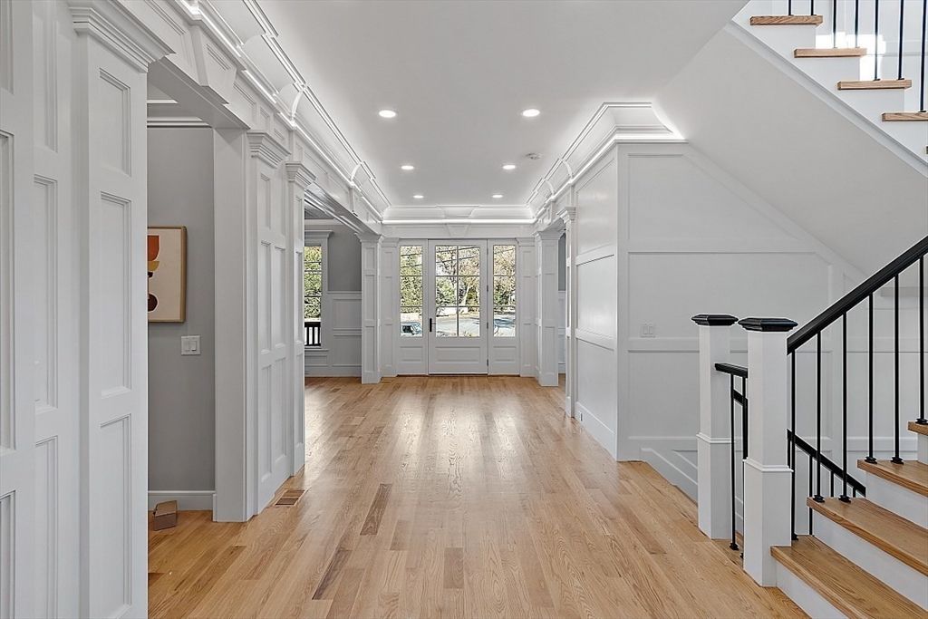Interior, Recessed Lighting, Wood Texture Flooring