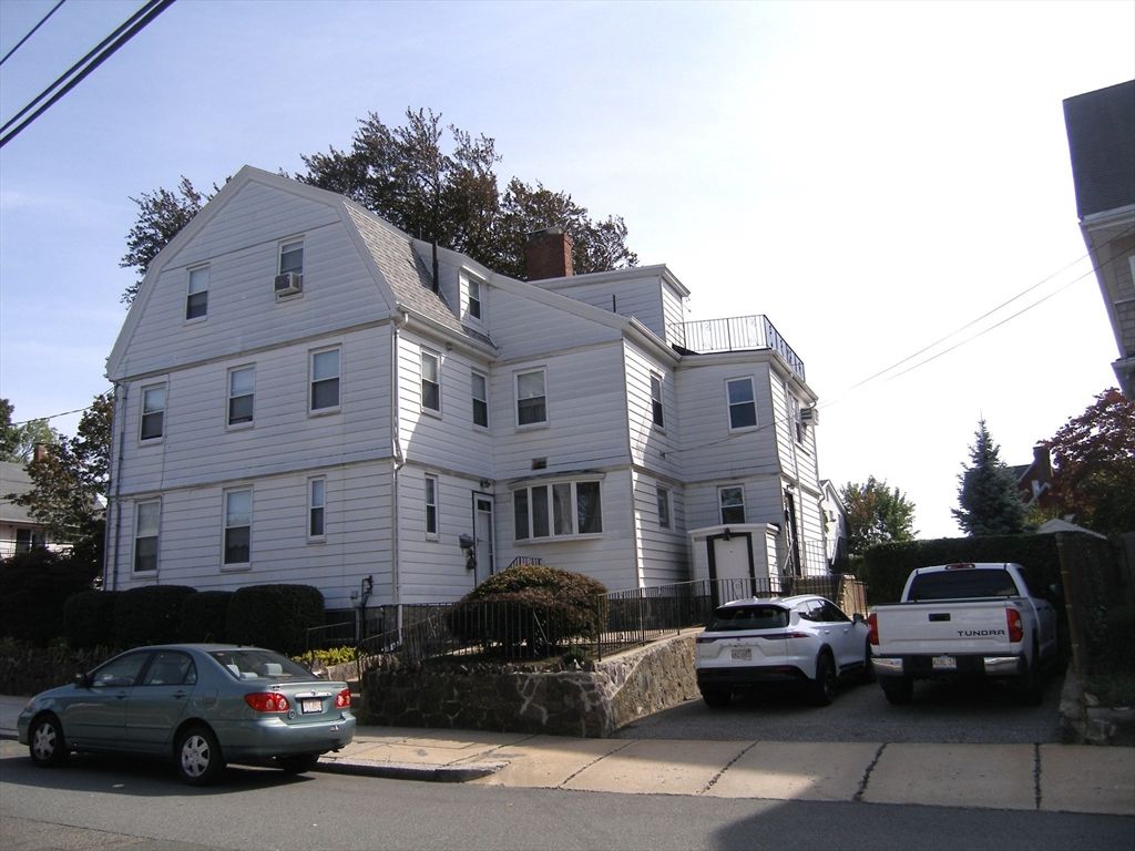 Exterior, Facade, Queen Anne Victorian