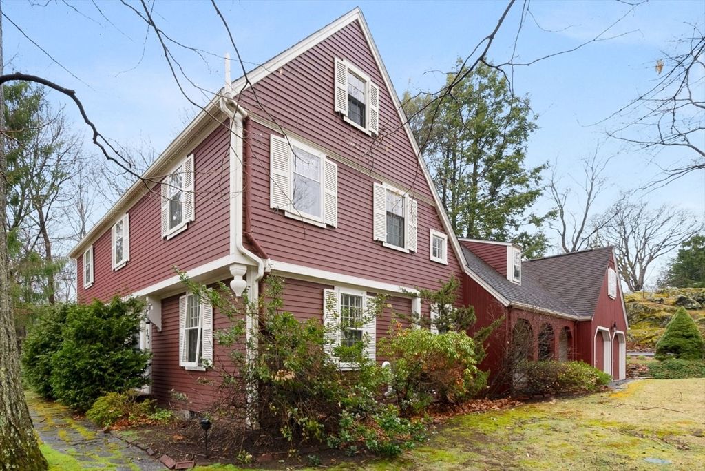 Exterior, Facade, Queen Anne Victorian