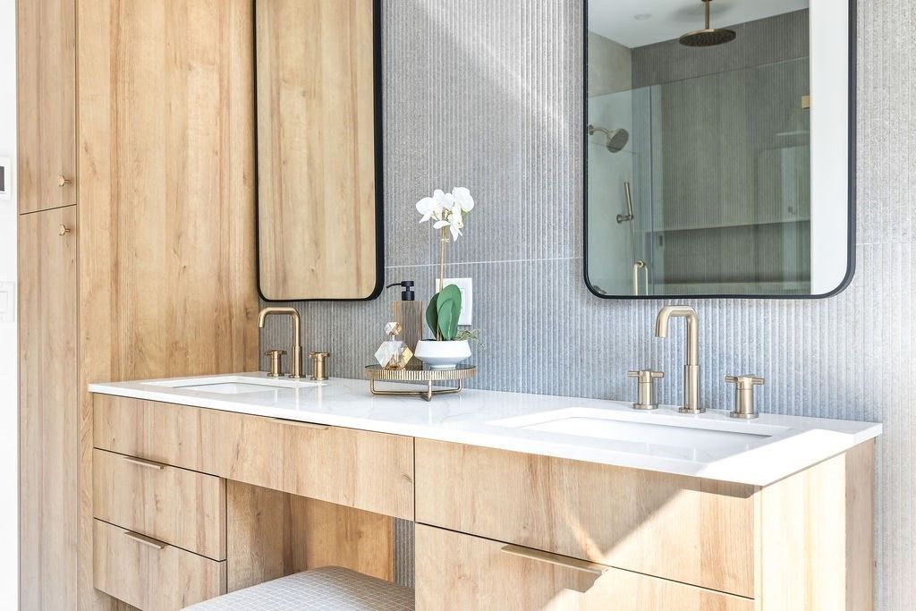 Bathroom, Dual Sink Vanities, Glass Shower, Interior