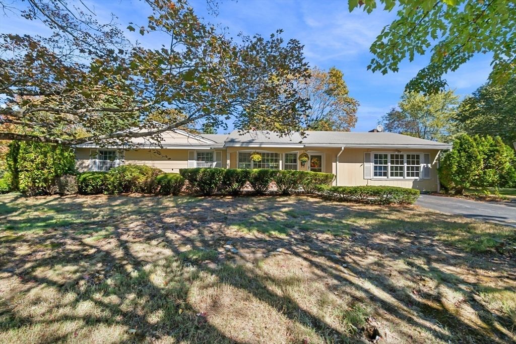 Backyard, Exterior, Facade, Ranch