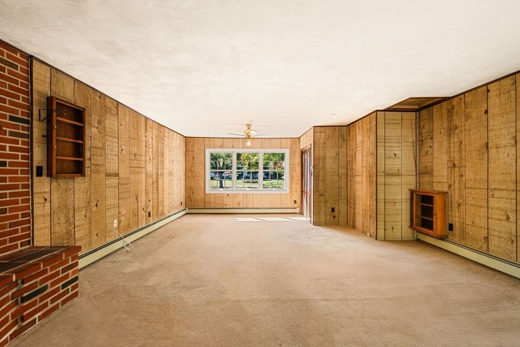 Empty room, Interior, Stone Walls, Wooden Walls