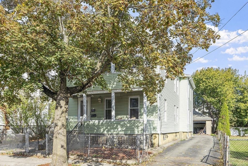 Exterior, Facade, Cape Cod