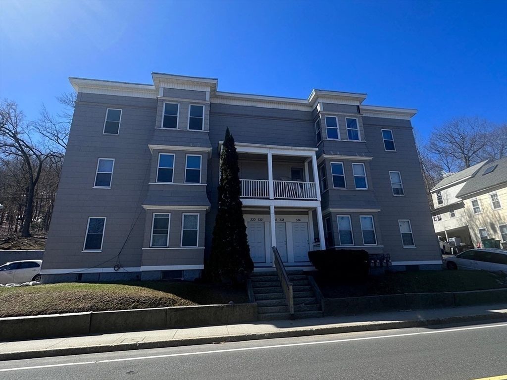 Exterior, Facade, Rowhouse