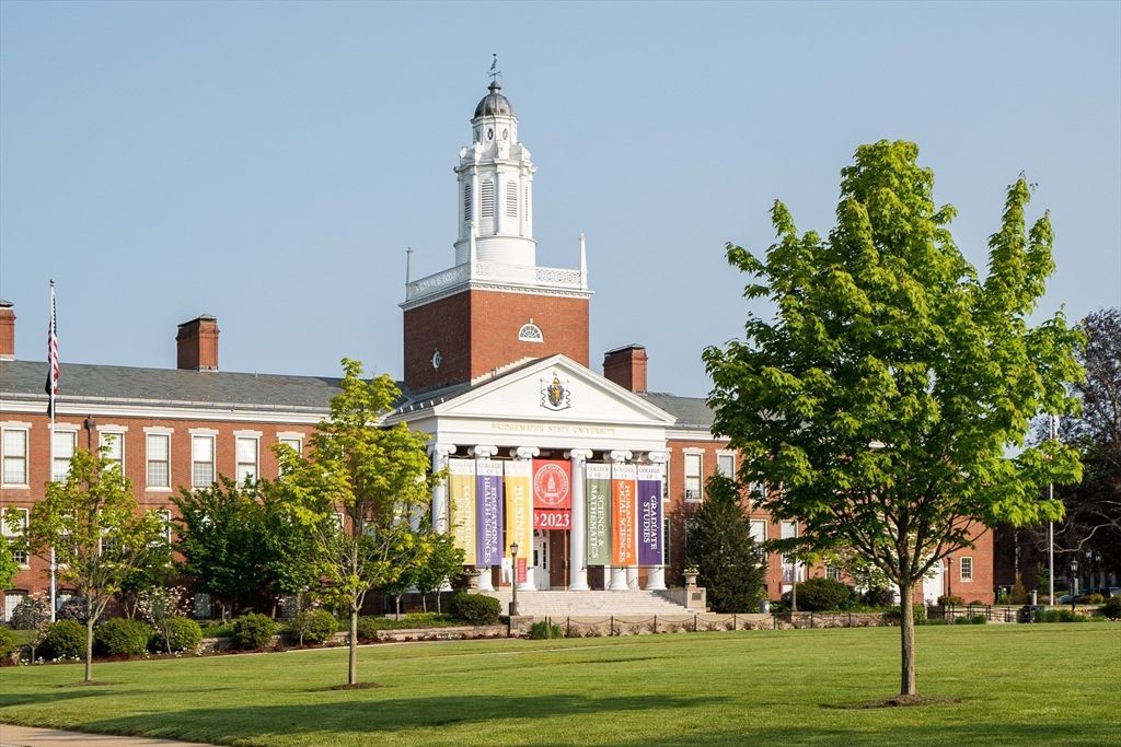 Exterior, Facade, Georgian