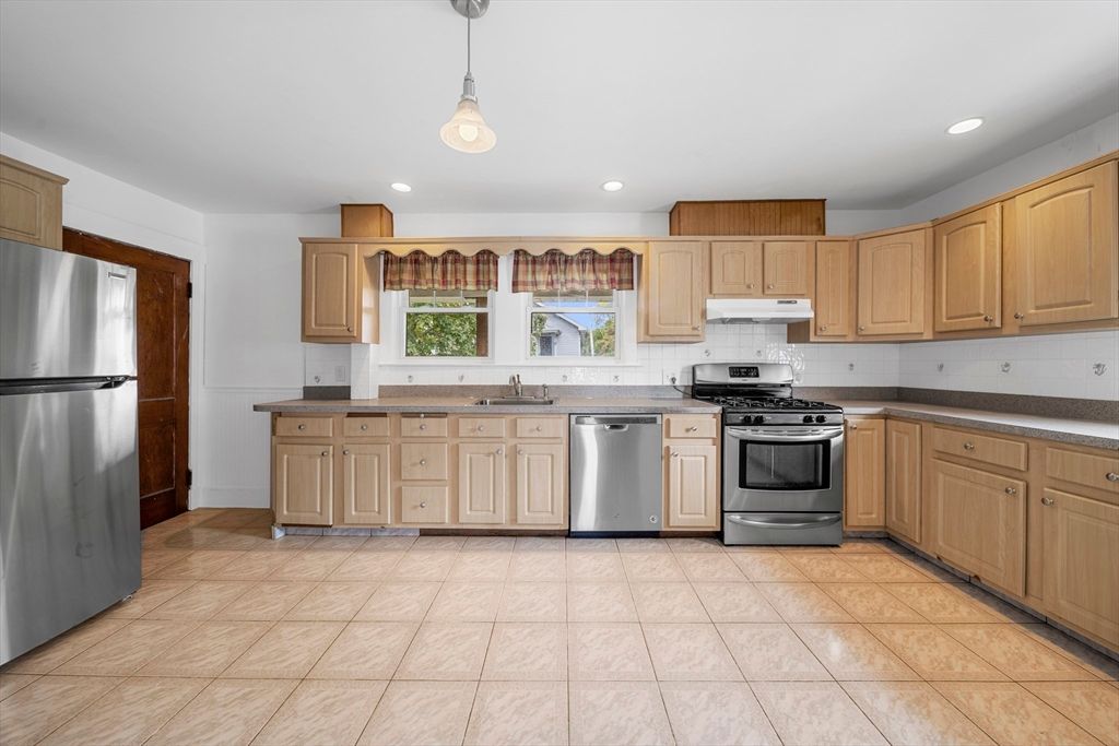 Interior, Kitchen, Pendant Lights, Recessed Lighting, Stainless Steel Appliances