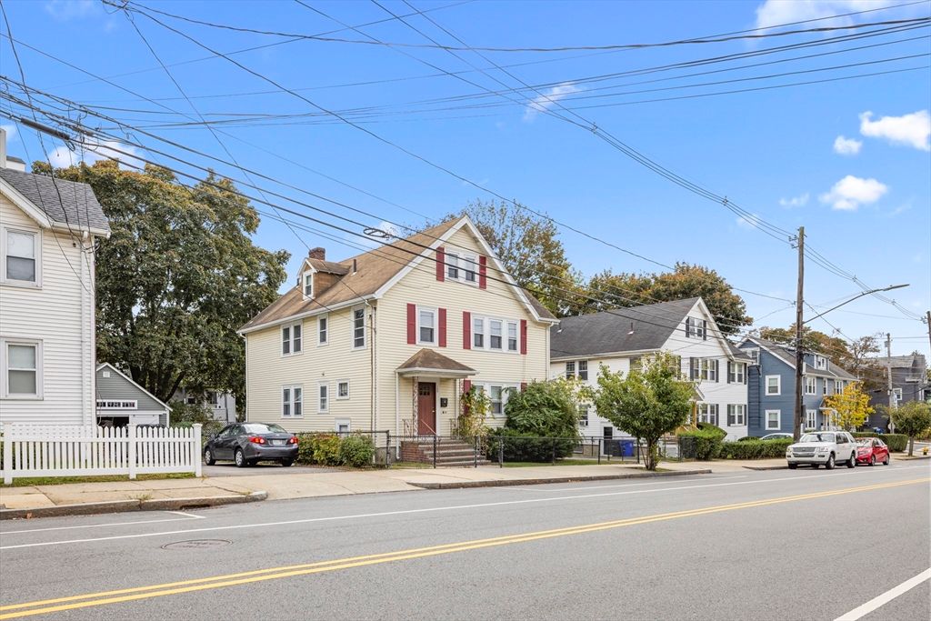 Exterior, Facade, Queen Anne Victorian