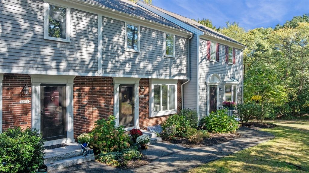 Exterior, Facade, Brick Facade, Georgian