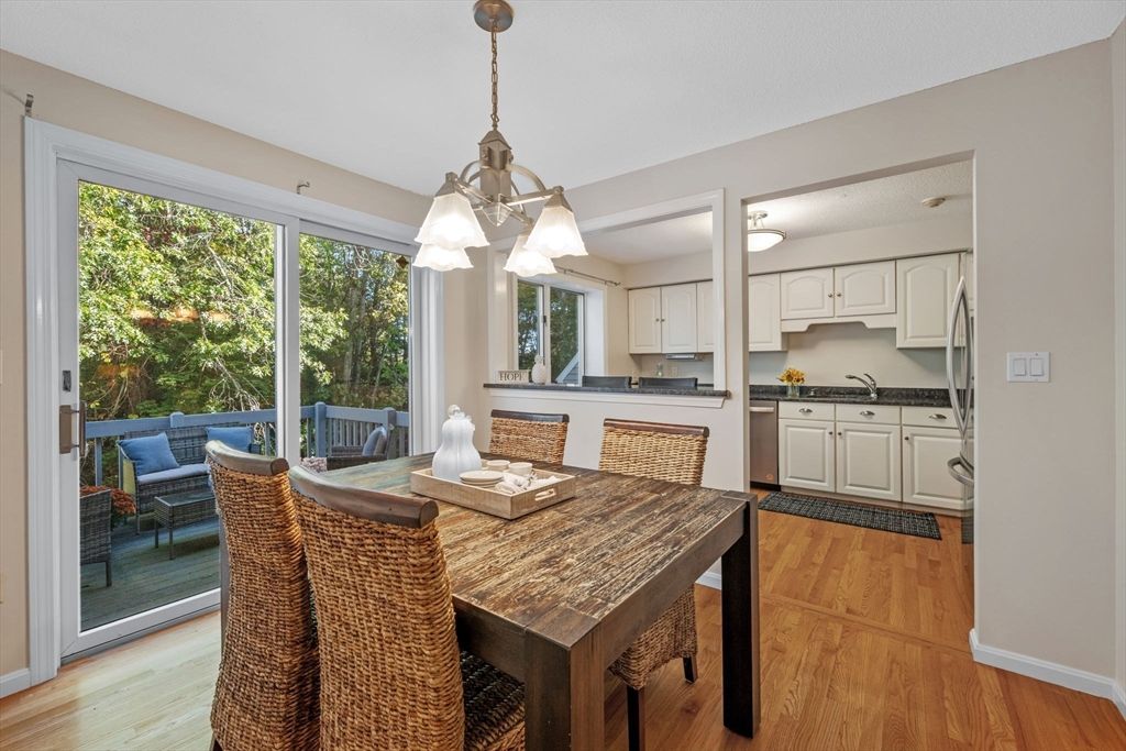 Dining room, Interior, Kitchen, Pendant Lights, Wood Texture Flooring