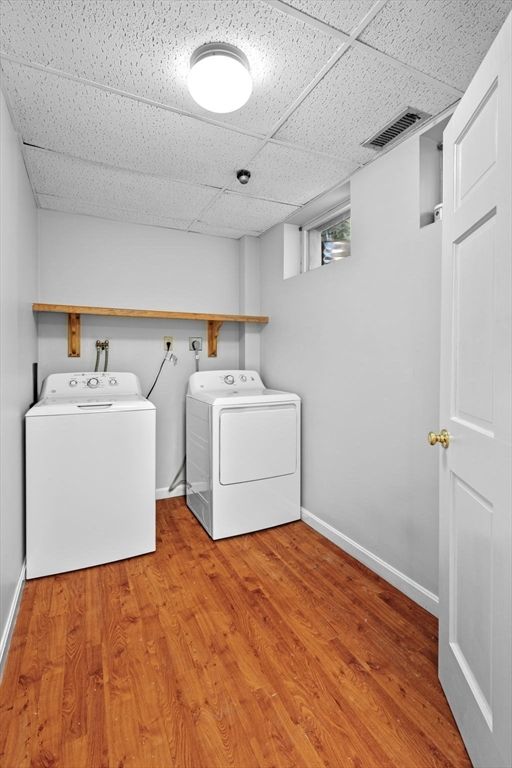 Interior, Washer, Wood Texture Flooring