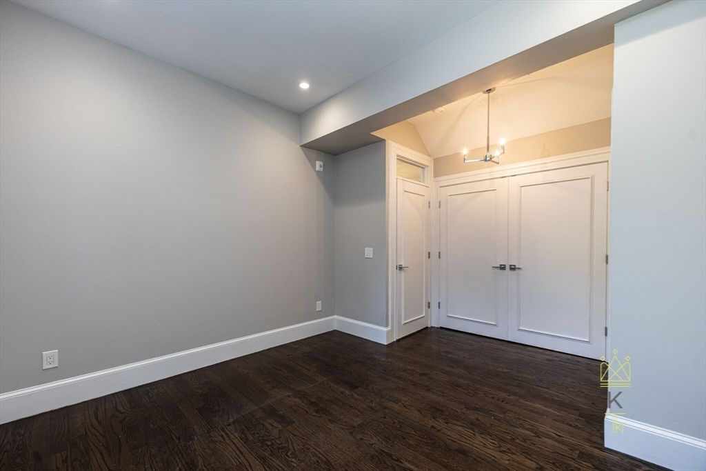 Interior, Pendant Lights, Recessed Lighting, Wood Texture Flooring