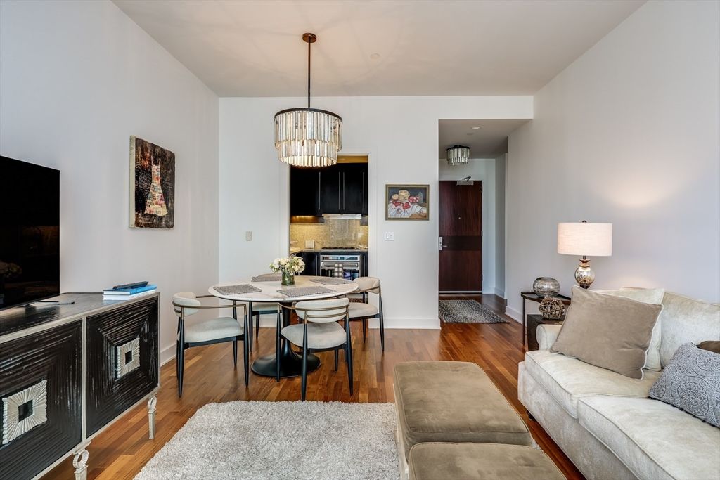 Chandelier, Dining room, Interior, Living room, Pendant Lights, Wood Texture Flooring