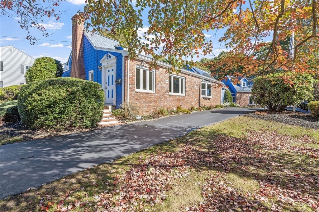 Backyard, Exterior, Facade, Brick Facade, Cape Cod