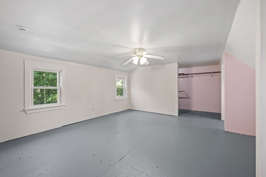 Empty room, Interior, Walk-in Closets