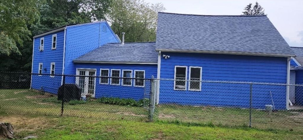 Backyard, Exterior, Facade, Cape Cod