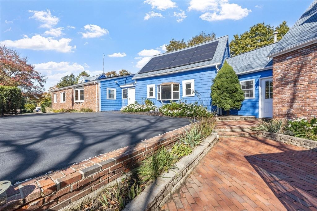 Exterior, Solar Panels