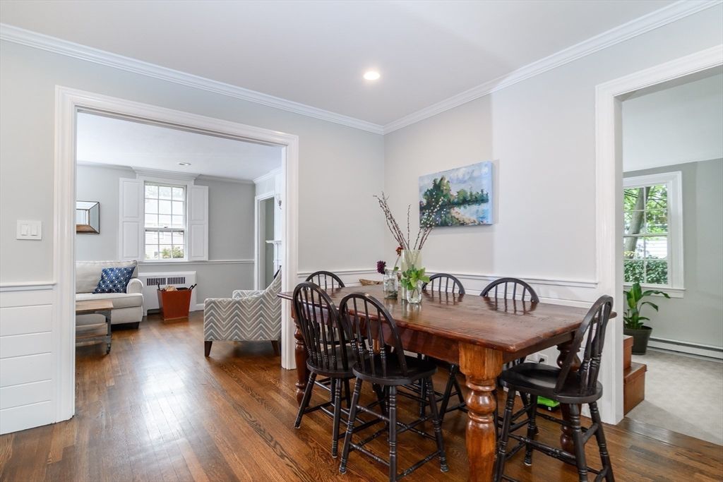 Dining room, Interior, Living room, Recessed Lighting, Wood Texture Flooring