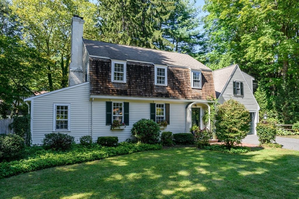 Exterior, Facade, Cape Cod