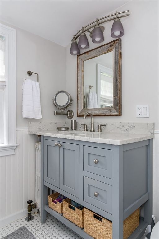 Bathroom, Dual Sink Vanities, Interior
