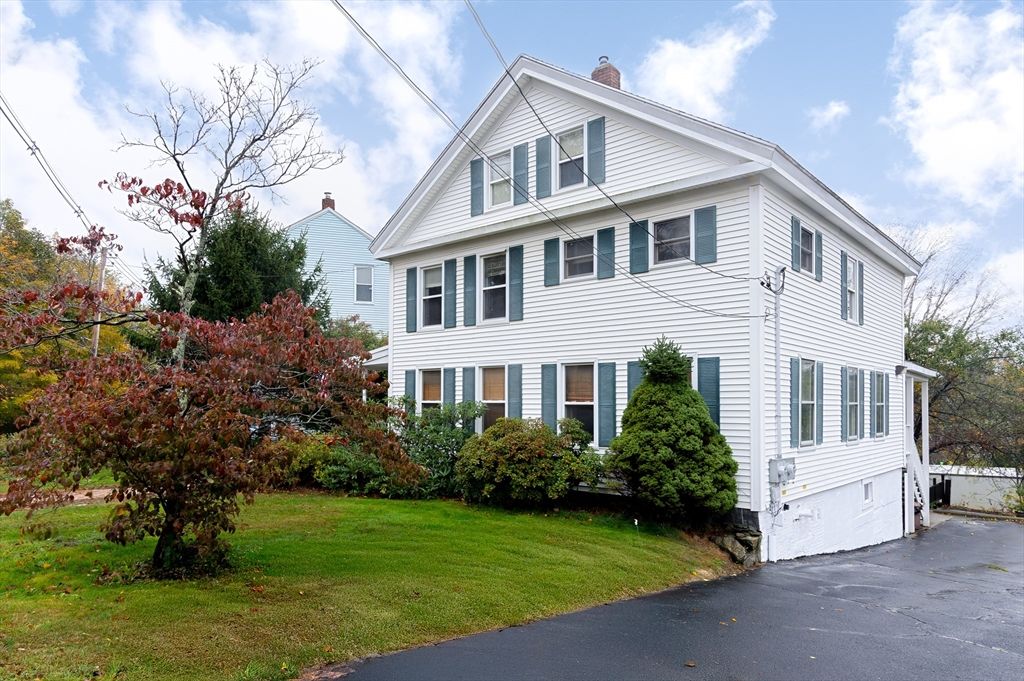 Exterior, Facade, Queen Anne Victorian