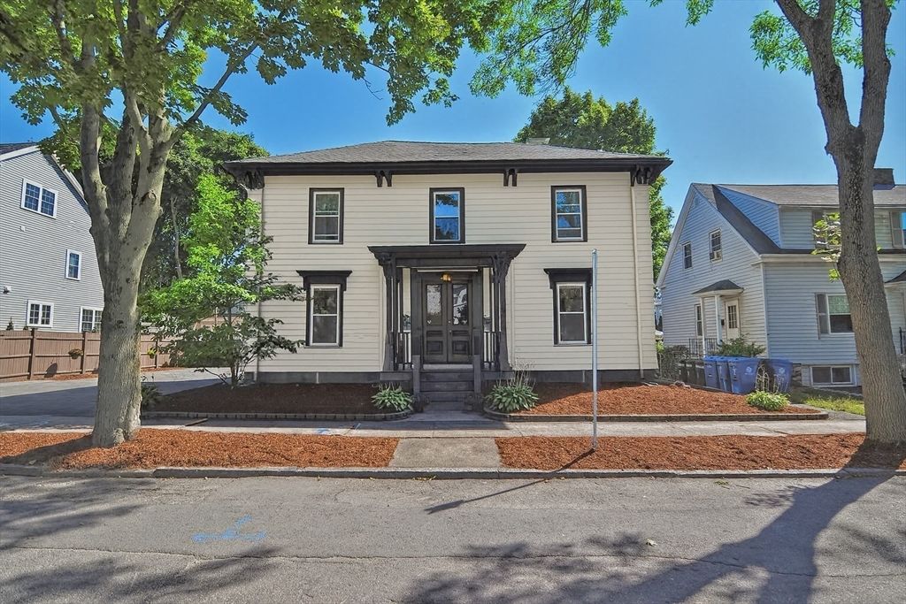 Exterior, Facade, Georgian