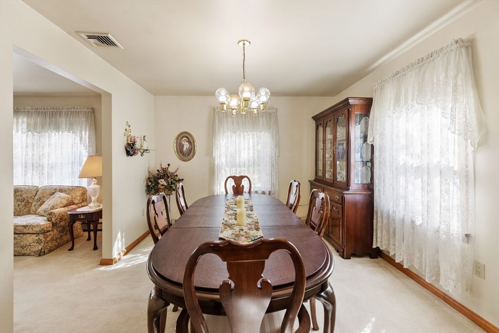 Chandelier, Dining room, Interior, Pendant Lights