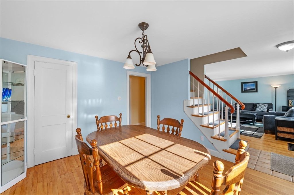 Chandelier, Dining room, Interior, Living room, Wood Texture Flooring