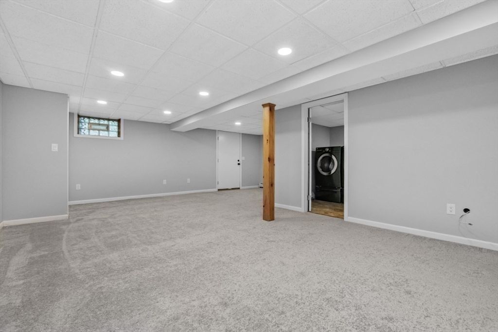 Empty room, Interior, Recessed Lighting, Washer