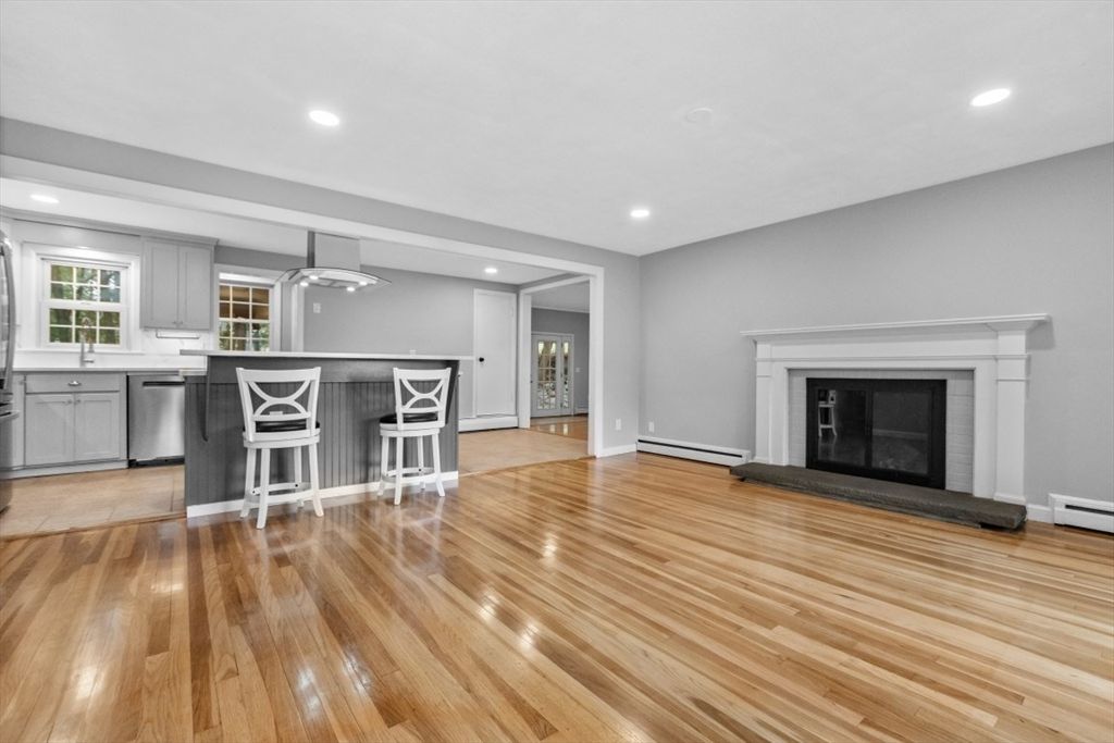 Fireplace, Interior, Kitchen, Pendant Lights, Recessed Lighting, Wood Texture Flooring