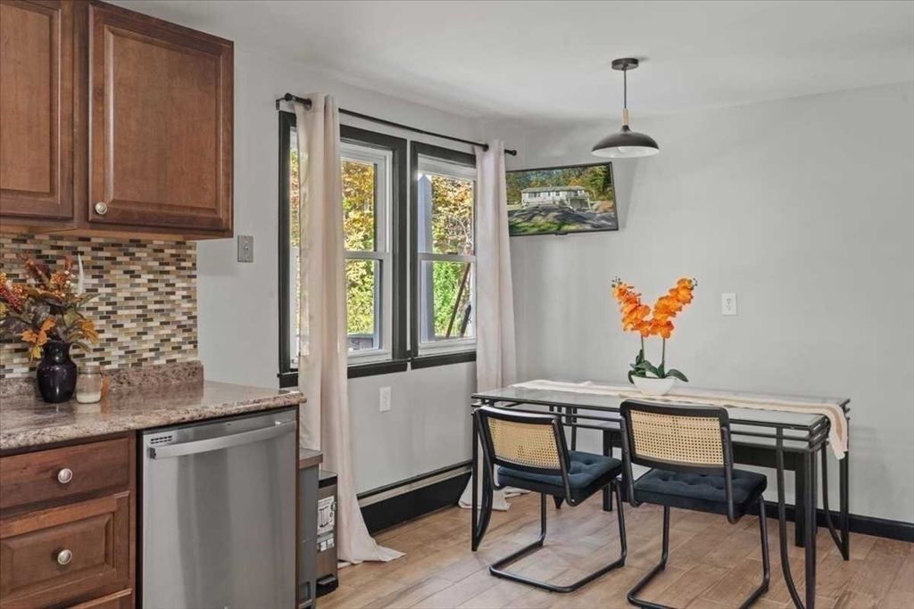 Dining room, Interior, Kitchen, Pendant Lights, Wood Texture Flooring