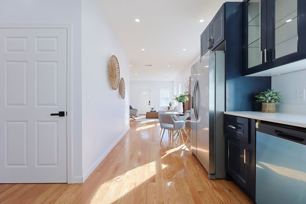 Dining room, Interior, Kitchen, Recessed Lighting, Wood Texture Flooring